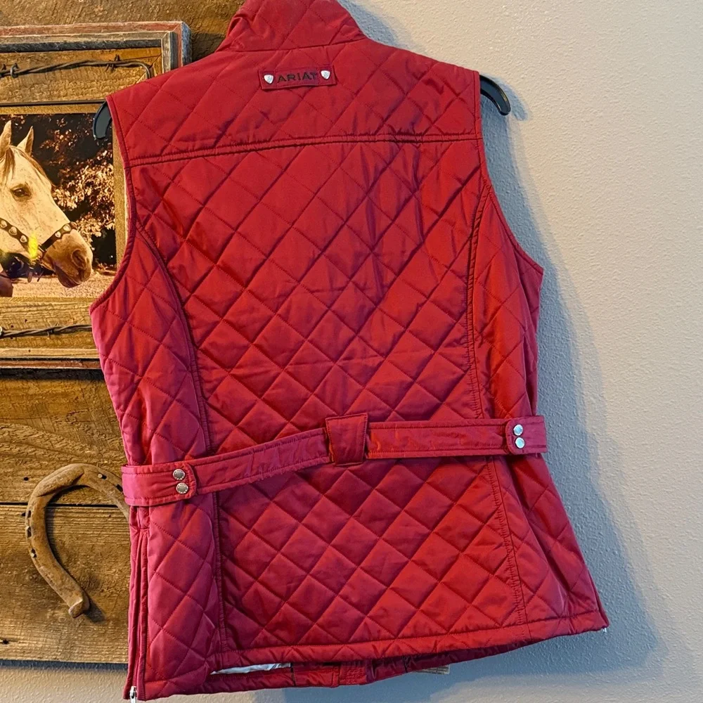 Ariat Women's Quilted Red Vest - Picture 5 of 7